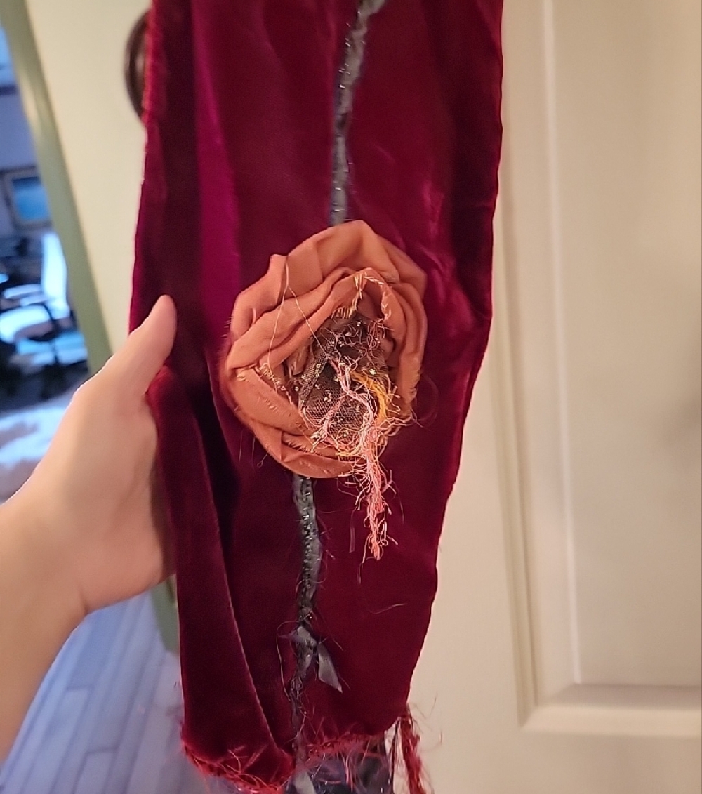 Giselle Shepatin: Kiwi velvet scarf with silk chiffon roses-burgandy - Picture 3 of 7